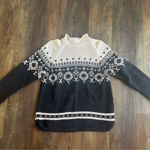 100% Cotton Eddie Bauer Black and White Sweater